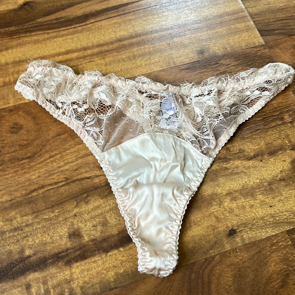 Pink silk lace Fleur of England thong medium